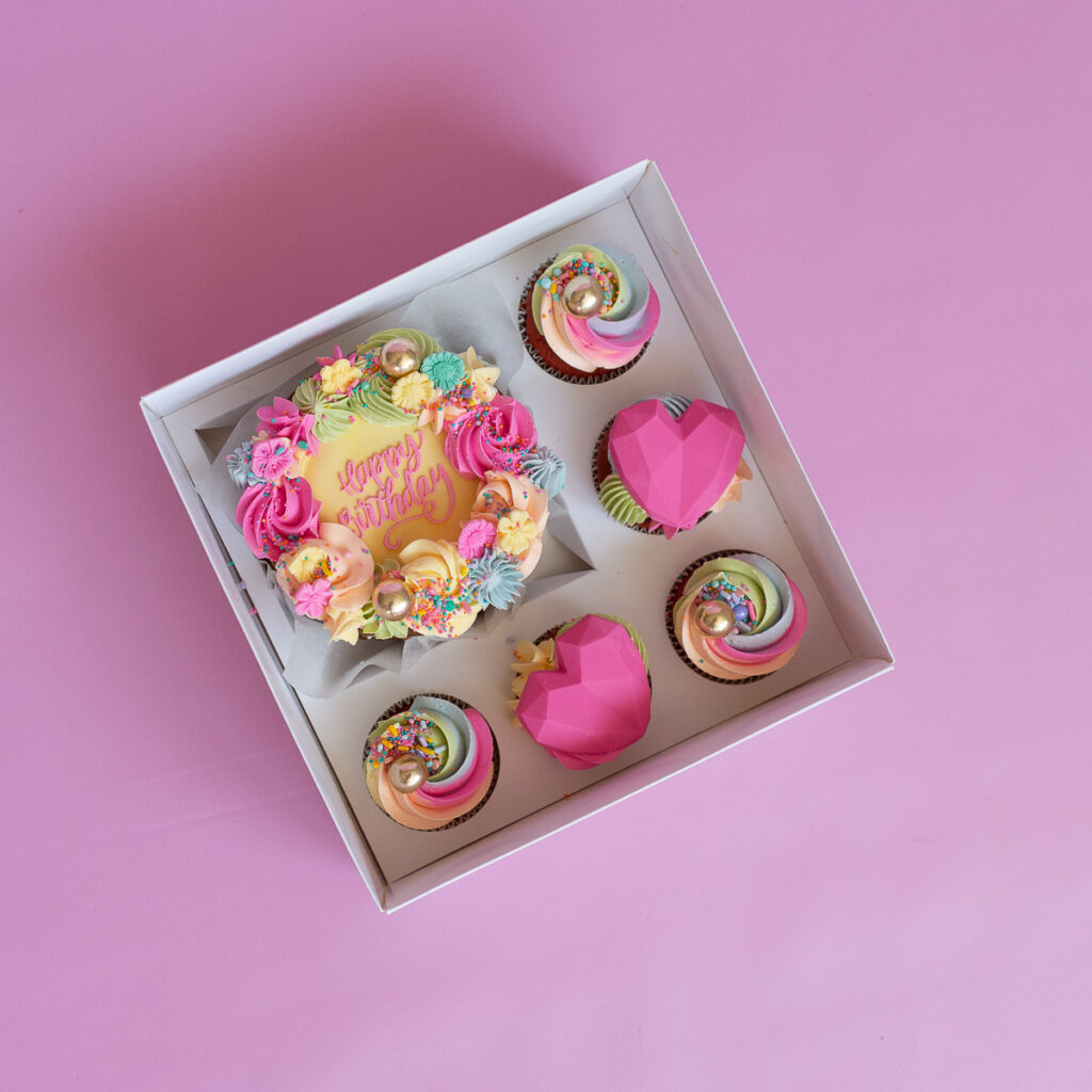 Bento cake box met 5 cupcakes Zoet! Hoorn